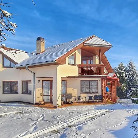 Clara Valis - Dolany