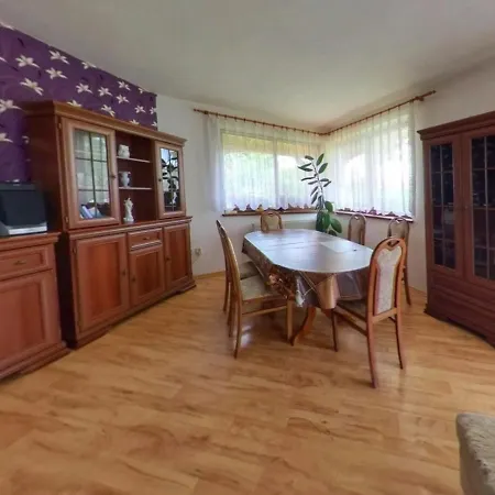 Clara Valis - Feriehus *