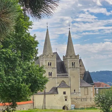 Feriehus Clara Valis - *