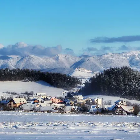 Clara Valis - Prázdninový dům *