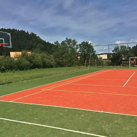 Clara Valis - Prázdninový dům